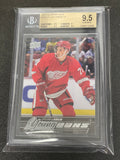 2015-16 Upper Deck Dylan Larkin Young Guns BGS 9.5