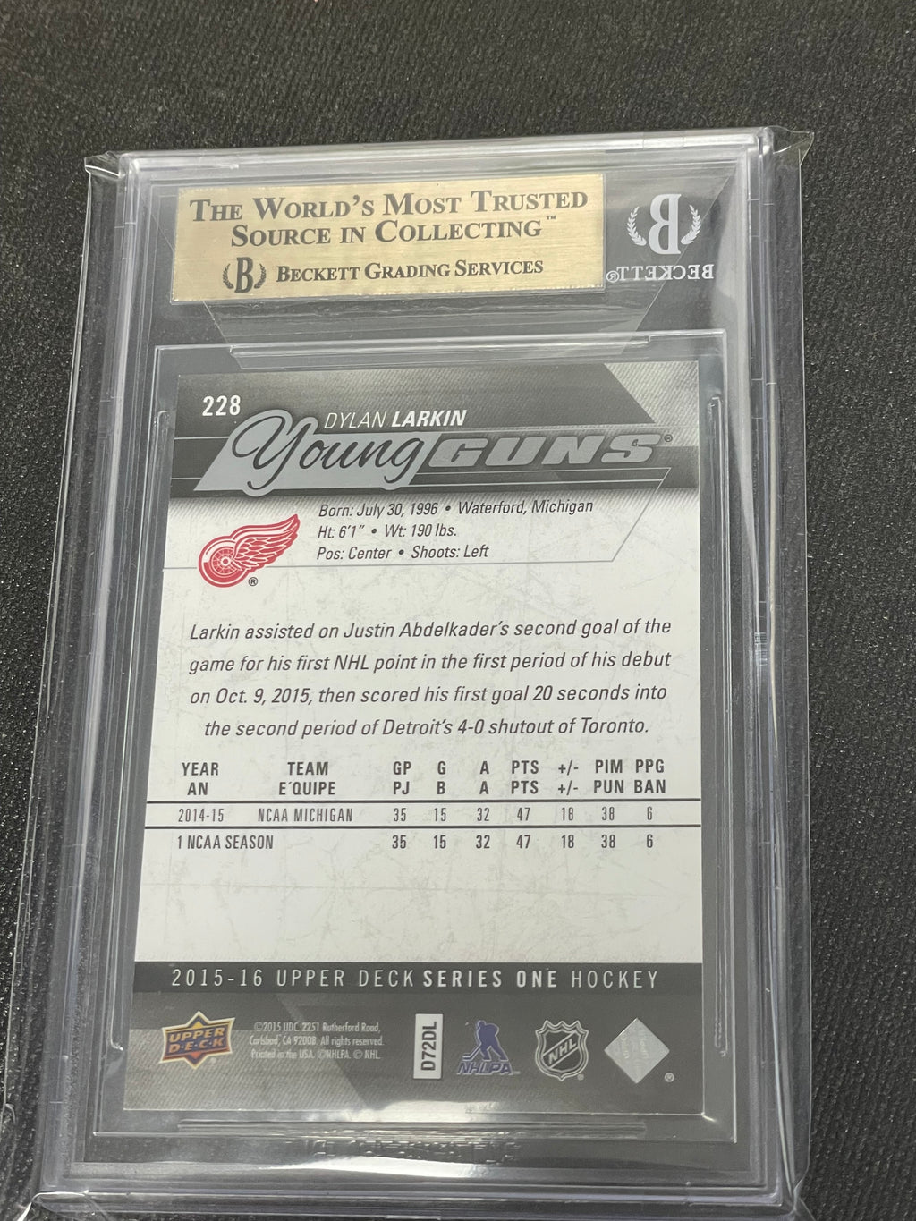 2015-16 Upper Deck Dylan Larkin Young Guns BGS 9.5