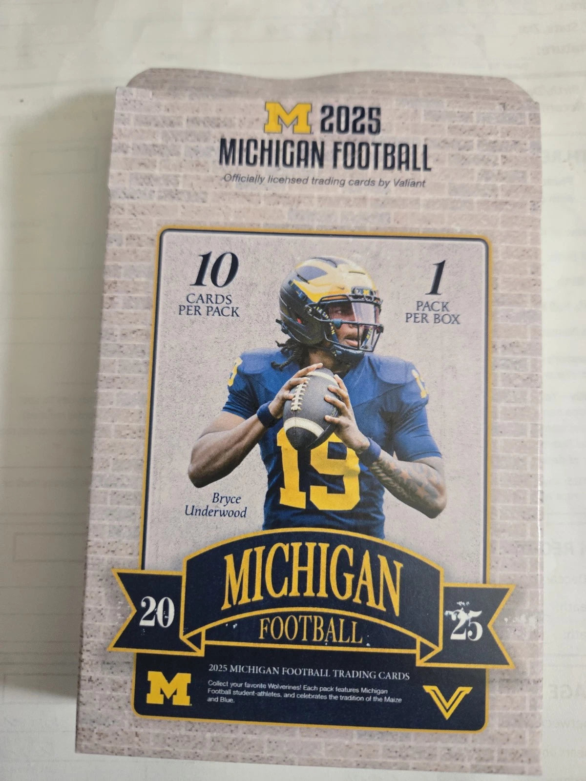 2025 Valiant Michigan Wolverines Hanger Box - SEALED — Sports Trading Cards